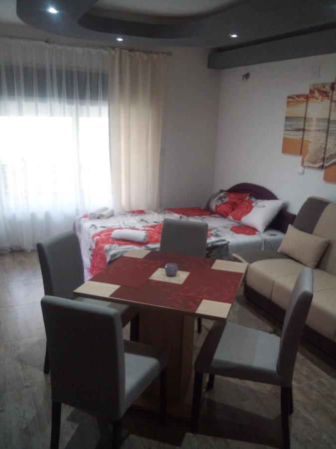 Apartment Lela *